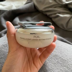 Translucent loose setting powder